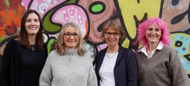 Das Team der Landesfachstelle Netzwerk Kinder von Inhaftierten NRW": Martischa Kirwald (v.l./Chance e.V.), Jutta Möllers, Wilhelmine Geenen (beide LWL-Landesjugendamt), Anja Glaser (Chance e.V.).<br>Foto: LWL/Alexandra Heckhuis