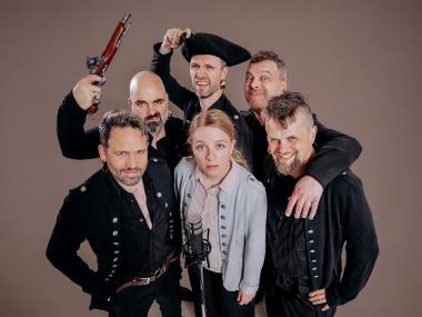 Christoph Tiemann und das Theater ex libris präsentieren das Live-Hörspiel "Die Schatzinsel" im LWL-Planetarium. <br>Foto: LWL/Steinweg 