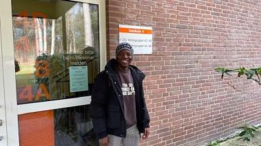 Erik Mujikinjire hat seinen Platz gefunden. <br>Bild: LWL/Kerstin Seifert