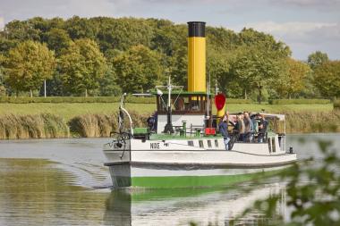 Am Oberwasser startet der historische Dampfer "Nixe" zu kostenlosen Kanalrundfahrten.<br>Foto: LWL/Philipp Harms