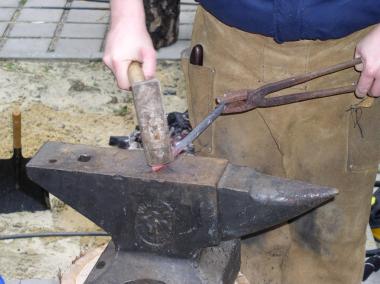 Bei einem Kreativseminar können Einblicke in die Kunst des Schmiedens gewonnen werden.<br>Foto: LWL/M. Lagers 