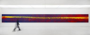 Als Kunstwerk des Monats Mai zeigt das LWL-Museum für Kunst und Kultur zwei großformatige Werke des Künstlers Gerhard Richter. Gerhard Richter, Strich (auf Blau), 1979, 1,90 x 20 m, Dauerleihgabe. © Gerhard Richter 2026 (02042026).<br>Foto: LWL / Hanna Neander 