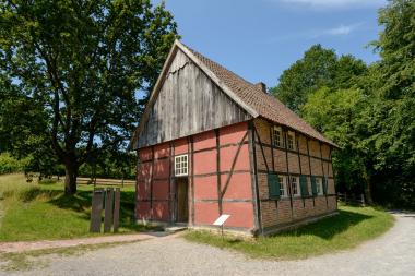 Kleine Häuser erzählen große Geschichten, wie hier das Armenhaus aus Rinkerode.<br>Foto: LWL/Klein 