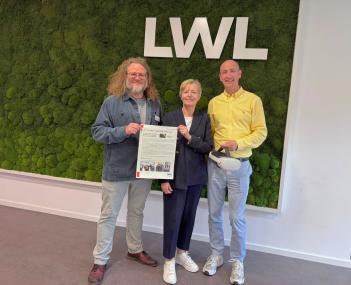Sie haben den Thementag vorbereitet und stehen am 20. Juni zwischen 9 und 16 Uhr für Gespräche bereit (v.l.): Sören Roters-Möller (Referent der Ärztlichen Direktorin LWL-Klinik Münster), Professor Dr. Patricia Ohrmann (Ärztliche Direktorin LWL-Klinik Münster) und Dr. Florian Kästner (Sprecher des lokalen Bündnisses gegen Depression und Oberarzt an der LWL-Klinik Münster).<br>Foto: LWL/Barbara Köhling