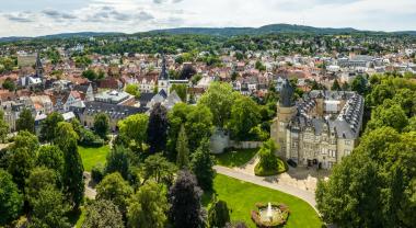 Detmold von oben mit Schlossplatz und Schloss.<br>Foto: Teutoburger Wald Tourismus / D. Ketz 