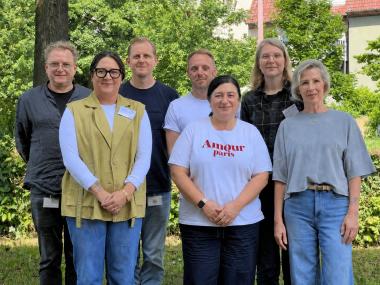 Zum Team der Einrichtung gehören unter anderem (v.l.n.r.): Dr. Roland Löhr, Sarah Kreutzheide-Leyland, Arne Lueg, Daniel Schemberg, Violeta Gusevska, Ortrud Warnken und Frances Trümper.<br>Foto: LWL / Anna Wyludda