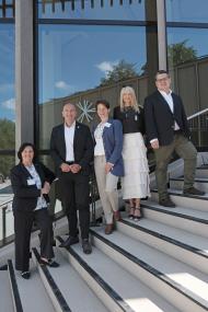 v.l.n.r. Eva Irrgang, Vorsitzende der Landschaftsversammlung Westfalen-Lippe, LWL-, Landesdirektor Dr. Georg Lunemann, Dr. Marie Luisa Allemeyer, Direktorin des LWL-Museums Hellerlecht, Dr. Barbara Rüschoff-Parzinger, Kulturdezernentin des Landschaftsverbandes Westfalen-Lippe und Urs Frigger, Landesrat für den LWL-Bau- und Liegenschaftsbetrieb und Kommunale Versorgungskassen Westfalen-Lippe freuen sich auf die Eröffnung des neuen Forums des LWL-Museums Hellerlecht.<br>Foto: LWL