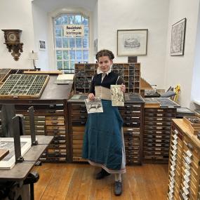 Die Werkstätten des Museums sind am letzten Juli-Wochenende Schauplatz für die historisch gekleideten Living-History-Darsteller:innen.<br>Foto: LWL/Marie Hangebrauck