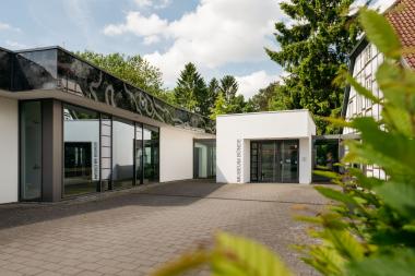 Das bisherige "Dobergmuseum - Geologisches Museum Ostwestfalen-Lippe" trägt künftig den Namen "LWL-Museum für Erdgeschichte, Westfälisches Landesmuseum I Bünde".<br>Foto: LWL/Steinweg