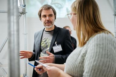 Der Wissenschaftler stellt vor, welche Rolle wissenschaftliche Sammlungen in der Biodiversitätsforschung spielen.<br>Foto: LWL/Christoph Steinweg 