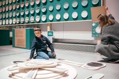Viel zu entdecken gibt es für Familien mit Kindern in der Sonderausstellung "Mahlzeit!" im LWL-Museum für Archäologie und Kultur.<br>Foto: LWL/ M. Hömberg 