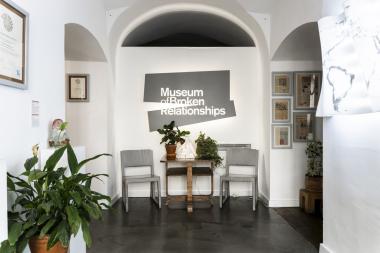 Das Museum of Broken Relationships gastiert vom 23.1. bis 11.4.27 im LWL-Museum für Kunst und Kultur.<br>Foto: Sonja Bistricic