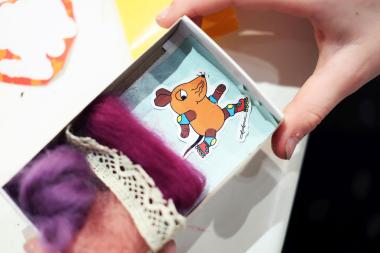 Miniaturwelten wie diese entstehen im gemeinsamen Workshop in der Glashütte Gernheim.<br>Foto: Alexander Lehn