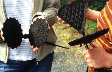 Zangenwaffeleisen sind die älteste Form der Waffeleisen <br>Foto: LWL </br>