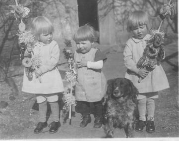 Diese Kinder machten sich 1950 in Vreden mit ihren Palmstöcken auf den Weg zur Kirche. <br>Foto: LWL</br>