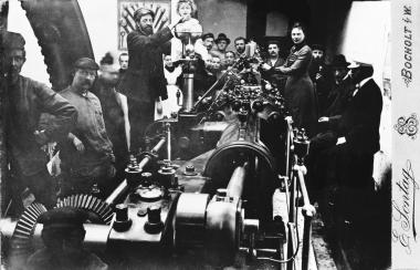 Einweihung der Dampfmaschine in der Textilfabrik August Fischer um 1900<br>Foto: LWL</br>