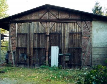 Der historische Fachwerkgüterschuppen vor dem Abbau an seinem ursprünglichen Standort in Remscheid.  <br>Foto: LWL</br>