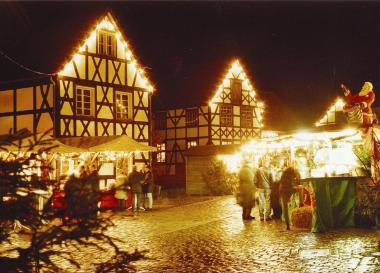 Die Organisatoren des Weihnachtsmarktes im LWL-Freilichtmuseum legen großen Wert darauf, das Ambiente möglichst besinnlich und liebevoll zu gestalten.<br>Foto: LWL</br>