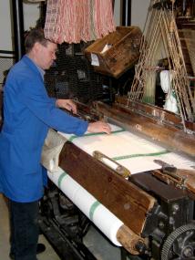 Karl-Heinz Notten aan het weefgetouw. <br>Foto: LWL</br>