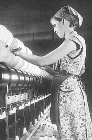 Spulerin in einer Textilfabrik (1930) <br>Foto: LWL</br>