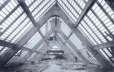 Beton-Dachstuhl der von Paul Kossel errichteten Konsumbäckerei in Hannover-Laatzen (1913/14). <br>Foto: Katalog</br>
