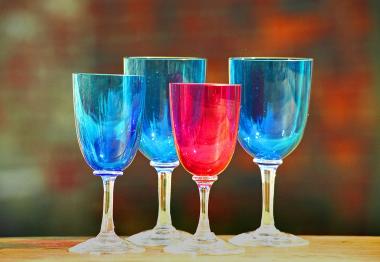 Farbiges Glas aus der Gernheimer Produktion.<br> Foto: LWL/Holtappels</br>