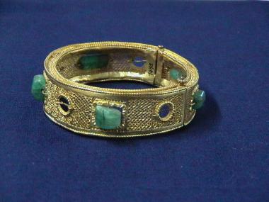 Armband aus Gold mit Smaragden aus dem 3. Jahrhudert n. Chr. ¿ eine der Leihgaben aus dem Römisch-Germanischen Museum in Köln.<br> Foto: Sabine Holländer</br>