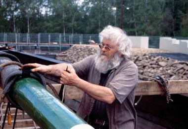 Im Frühjahr verspannte Floris Hin den Masten des Ruhrnachen auf Nachtigall. <br>Foto: LWL/Hudemann </br>