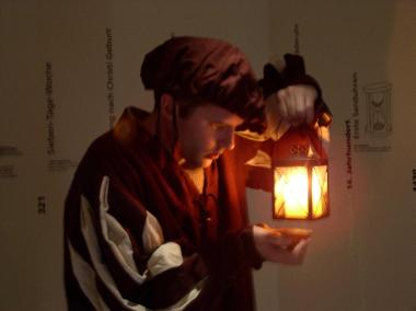 Licht im Mittealter ist nur ein Aspekt der Spezialführung am Familiensonntag im Westfälischen Museum für Archäologie. <br>Foto: LWL/M. Lagers.</br>
