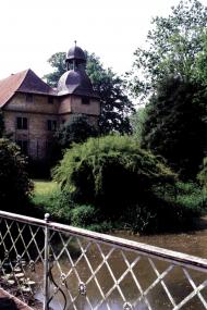 Die Parkanlage von Gut Böckel in Rödinghausen (Kreis Herford) ist typisch für einen Landsitz in Ostwestfalen-Lippe. <br>Foto: LWL</br>