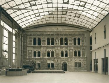 Der überdachte Innenhof des Gelsenkirchener Schlosses Horst. Die in der Zeit von 1556 bis 1573 errichtete Anlage wurde 1994 bis 1999 umgebaut und erweitert. <br>Foto: LWL/Brockmann-Peschel</br>