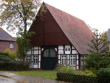 Die Isselhorster 'Holtkämperei' hat eine abwechslungsreiche Geschichte hinter sich, jetzt soll aus dem Abbruchkandidaten ein Heimathaus werden. <br>Foto: Stadt Gütersloh</br>