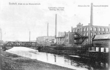 Blick von der Aaseite aus auf die Bocholter Textilbetriebe an der Industriestraße, um 1910. <br>Repro: LWL</br>
