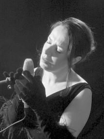 Helga Wolf singt Lieder von der Liebe.<br>Foto: LWL/Andre Chrost</br>