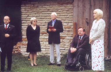 Ausstellungseröffnung in Estland: Museumsdirektorin Merike Lang, Dr. Heinrich Stiewe (Detmold), LWL-Museumsdirektor Prof. Stefan Baumeier (Detmold), Ülle Vörno (Tallinn), Carsten Wilms (Deutsche Botschaft, v. r.).<br>Foto: LWL/Lüttmann</br>