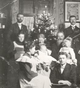 Weihnachtsfeier einer Familie aus Polsum im Kreis Recklinghausen, 1908.  <br>Repro: LWL</br>