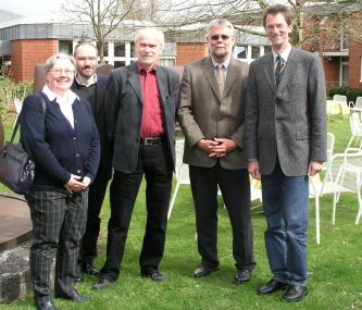 Der neue Vorstand der LWL-Altertumskommission: Dr. Gabriele Isenberg (v. l.), Dr. Wolfgang Ebel-Zepezauer, Prof. Dr.Torsten Capelle, Dr. Walter Melzer und Reinhard Klotz. <br>Foto: LWL</br>