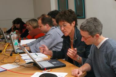 Im LWL-Landesmedienzentrum erfahren Lehrerinnen und Lehrer, wie sie Notebooks einsetzen können, damit die Schüler möglichst selbstbestimmt lernen können. <br>Foto: LWL</br>