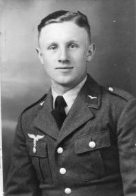 Walter Baltes als Wehrmachtssoldat. <br/>Repro: LWL