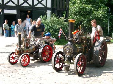 Rund 100 Modelle dampfen am Wochenende durch das LWL-Freilichtmuseum. Foto: LWL
