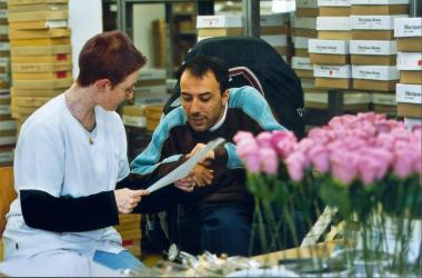 Die Studie zeigt: Schwerbehinderte Menschen, die individuell auf dem Arbeitsmarkt vermittelt werden, behalten ihren Arbeitsplatz oft lange. <br/>Foto: LWL
