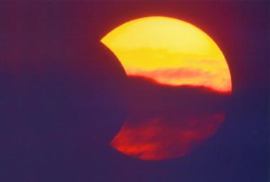 Partielle Sonnenfinsternis aus dem Jahr 2000. Foto: Pellengahr