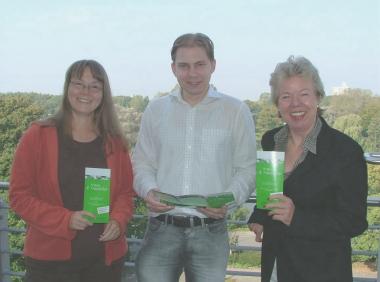 Projektleiterin und Vorsitzende der Volkskundlichen Kommissi-on des LWL, Prof. Dr. Ruth-E. Mohrmann (v. r.), Dr. Lutz Vol-mer von der Kommission und Dr. Britta Spies vom Seminar für Volkskunde/Europäische Ethnologie der Universität Münster wollen mit dem Projekt ¿Mein 18. November¿ den Alltag der Menschen in Westfalen erforschen.    <br>Foto: LWL</br>     