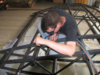 "Arbeiten am Metallgerüst des Junkers-Modells "<br>Foto: Kreis Lippe<br />