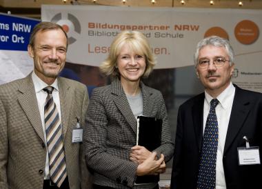 Michael Thessel (Leiter der Medienberatung NRW), Barbara Sommer (Schulministerin des Landes NRW), Wolfgang Vaupel (Geschäftsführer der Medienberatung NRW)<br>Foto: LWL/LVR/Arendt  <br />