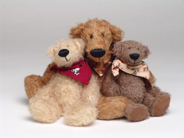 Handgemacht wie alles beim Weihnachtsmarkt in Lage: Teddybären zum Verschenken oder Selberknuddeln. <br>Foto: LWL/Holtappels <br />