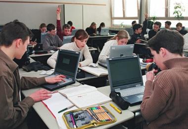 Digitale Medien in die Klassenräume der münsterschen Schulen ¿ EDMOND macht¿s möglich.    Foto: LWL                 