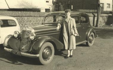 Erika Netzer zu Beginn ihrer Lehre in Witten, 1953. Foto: privat