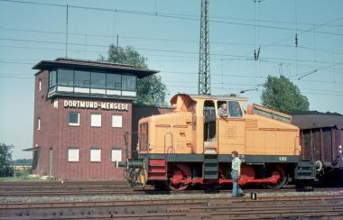 Zechenbahndiesellok in Dortmund-Mengede.        Foto: W.D.Loos