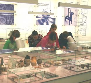Spannend wie ein Krimi: das Forscherlabor im Archäologiemuseum. <br/>Foto: LWL/Sager.